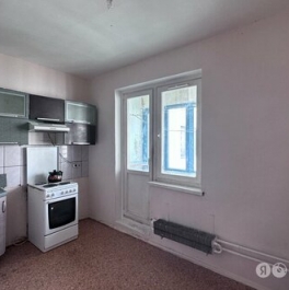 Аренда 3-комн квартиры на вторичном рынке улица Брусилова,  д. 21