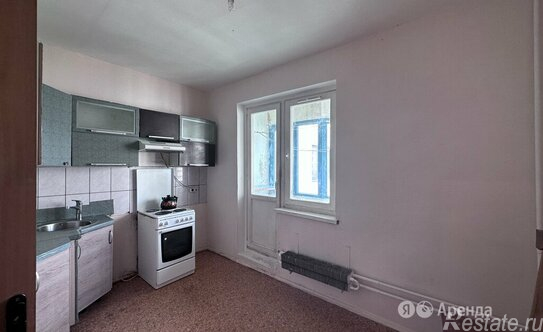 Аренда 3-комн квартиры на вторичном рынке улица Брусилова,  д. 21