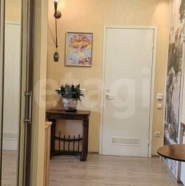 Продажа 2-комн квартиры на вторичном рынке Витебская улица,  д. 21