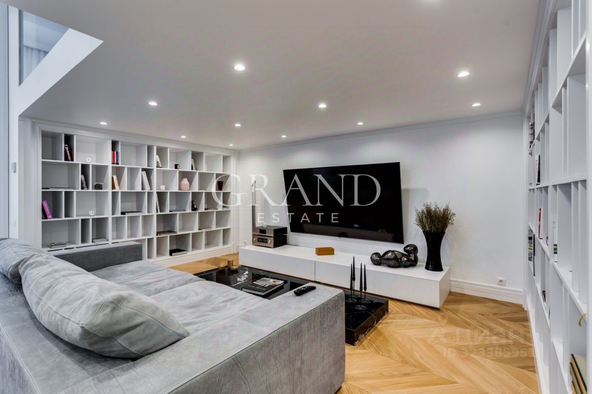 Аренда 6-комн квартиры на вторичном рынке улица Усачева, 11