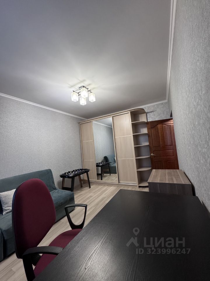 Продажа 3-комн квартиры на вторичном рынке Варшавское шоссе, 122