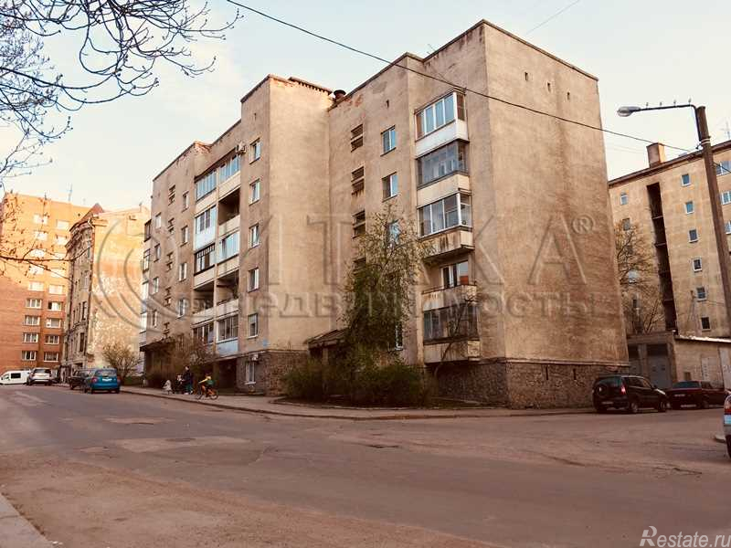 Продажа 1-комн квартиры на вторичном рынке Выборг, Комсомольская,  д. 13
