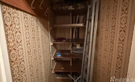 Продажа 1-комн квартиры на вторичном рынке Волхов г, Ярвенпяя ул,  д. 5А