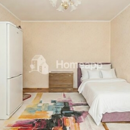 Продажа 2-комн квартиры на вторичном рынке Осенний б-р,  д. 10,  к. 1