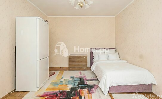 Продажа 2-комн квартиры на вторичном рынке Осенний б-р,  д. 10,  к. 1