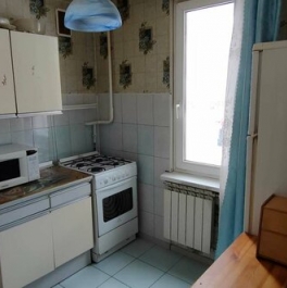 Продажа 4-комн квартиры на вторичном рынке Канонерский остров,  д. 14