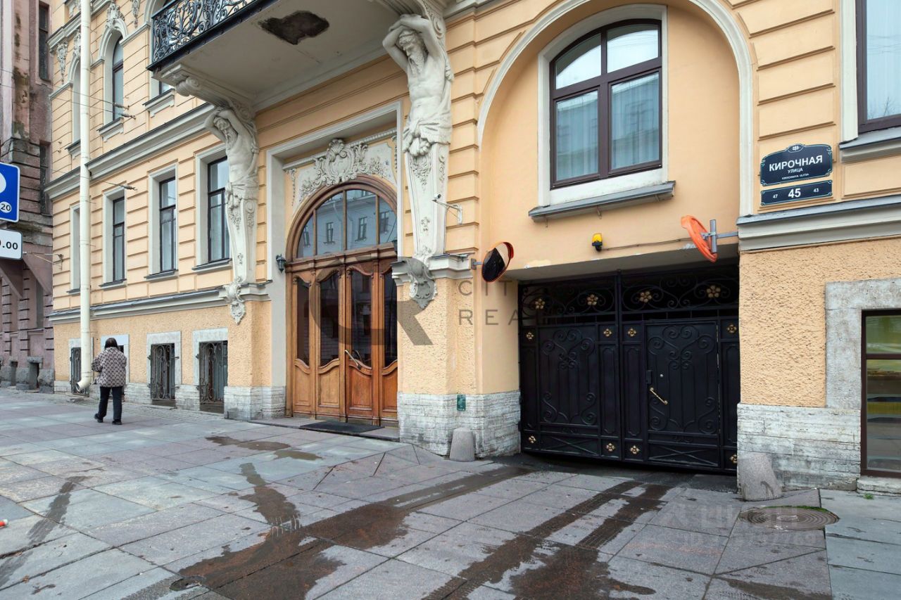 Продажа 5-комн квартиры на вторичном рынке Кирочная улица, 45