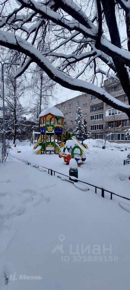 Продажа 1-комн квартиры на вторичном рынке Сходня мкр, Первомайская улица,  д. 30