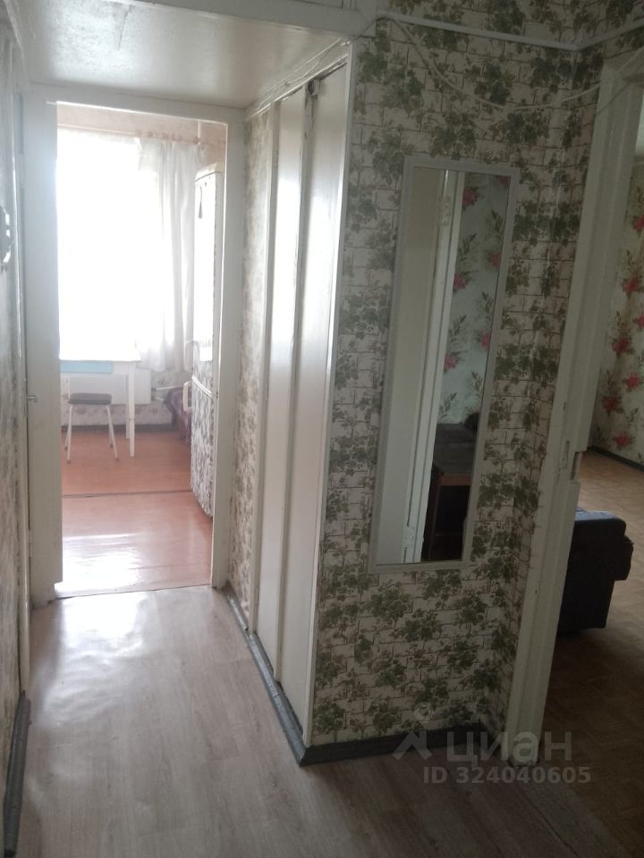 Продажа 2-комн квартиры на вторичном рынке Волосово, улица Красных Командиров, 18