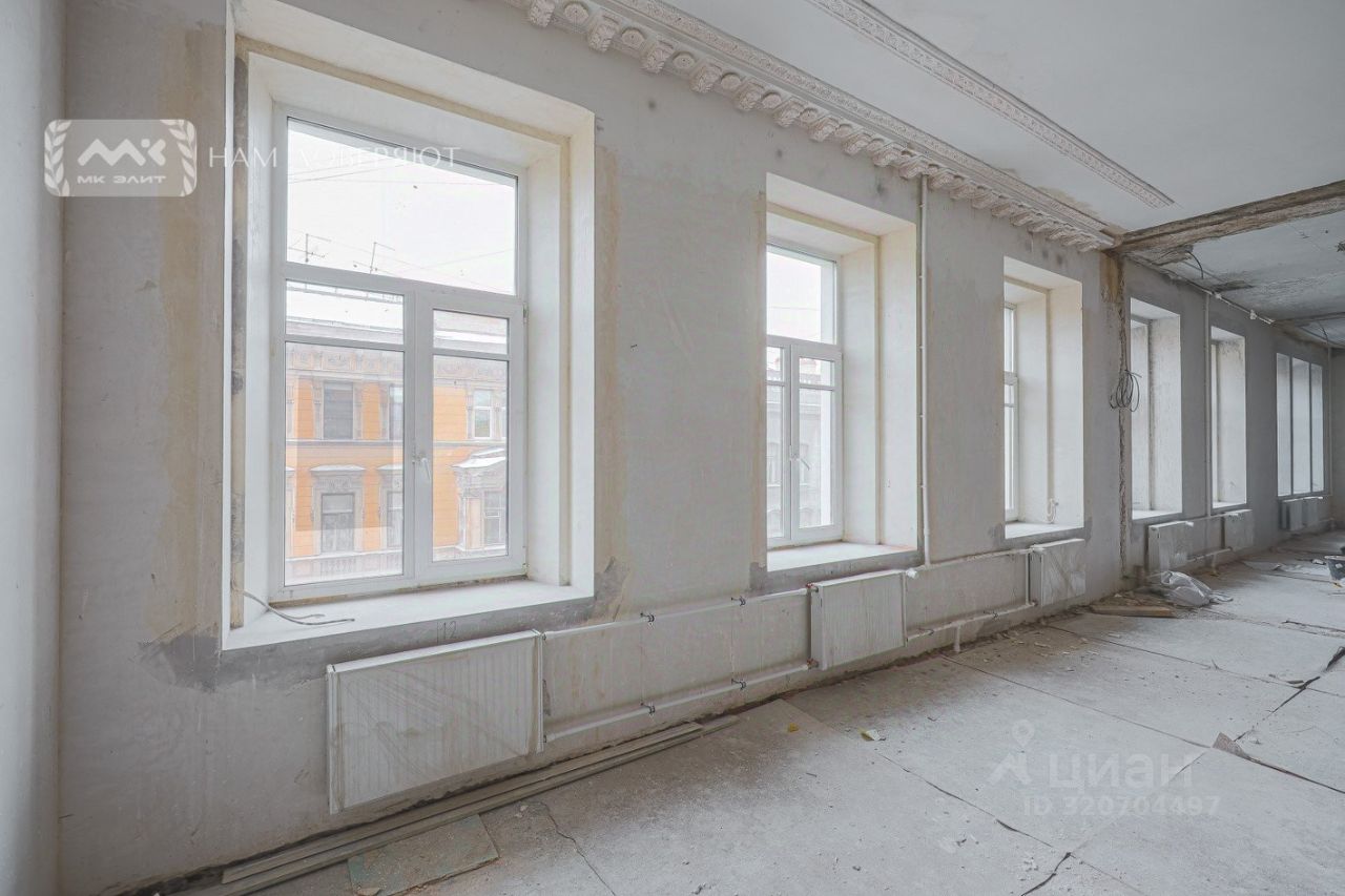 Продажа 5-комн квартиры на вторичном рынке Моховая улица, 18