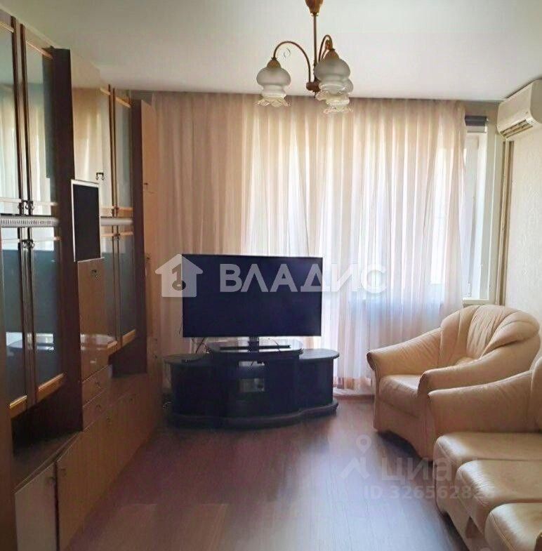 Продажа 3-комн квартиры на вторичном рынке улица Авиаторов, 6