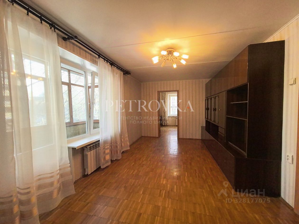 Продажа 3-комн квартиры на вторичном рынке улица Лавочкина, 18