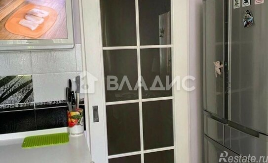 Продажа 3-комн квартиры на вторичном рынке улица Маршала Савицкого,  д. 28