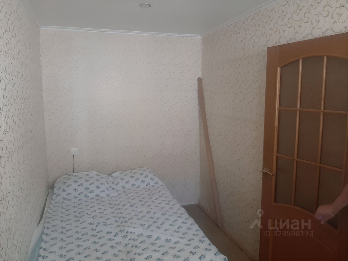 Продажа 2-комн квартиры на вторичном рынке пос. Возрождение, 3