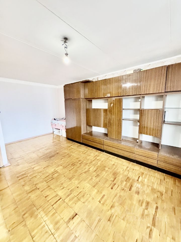 Продажа 1-комн квартиры на вторичном рынке Днепропетровская улица, 19К1