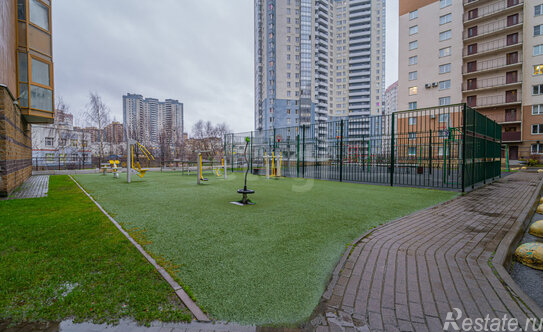 Продажа 2-комн квартиры на вторичном рынке ул Оптиков,  д. 38,  к. 1