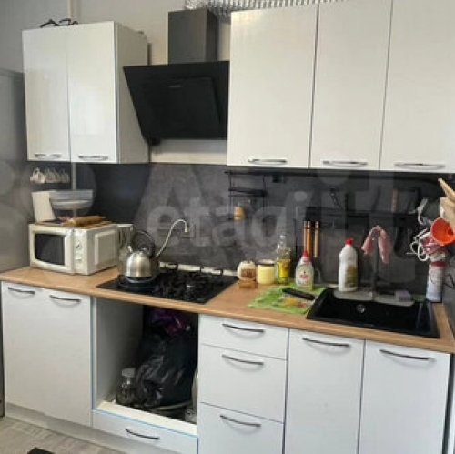 3-комн квартира Никольское городское поселение, Пионерская улица,  д. 1