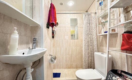 Продажа 1-комн квартиры на вторичном рынке 15-я линия,  д. 80