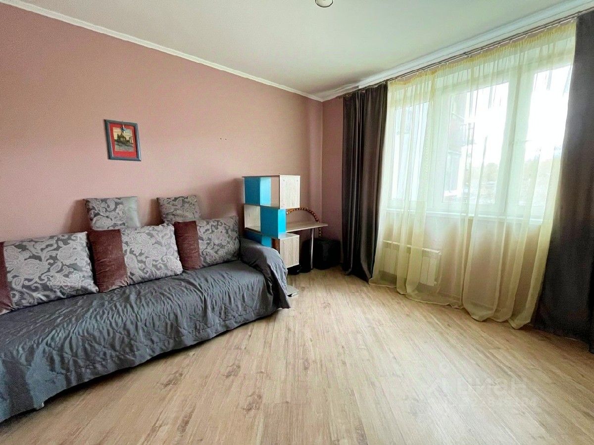 Продажа 3-комн квартиры на вторичном рынке Кантемировская улица, 17К1