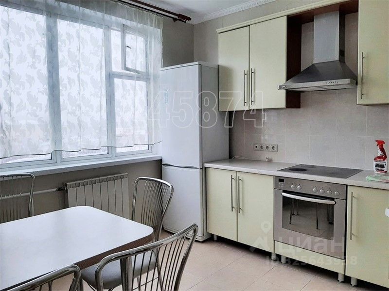 Аренда 3-комн квартиры на вторичном рынке Симферопольский бульвар, 14К3