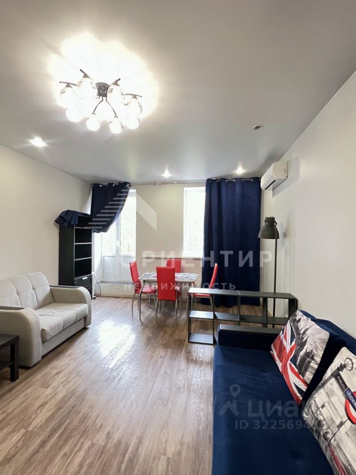 Аренда 2-комн квартиры на вторичном рынке Загородный проспект, 8