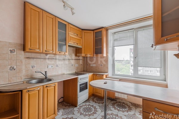 Продажа 3-комн квартиры на вторичном рынке Довженко ул,  д. 12к2