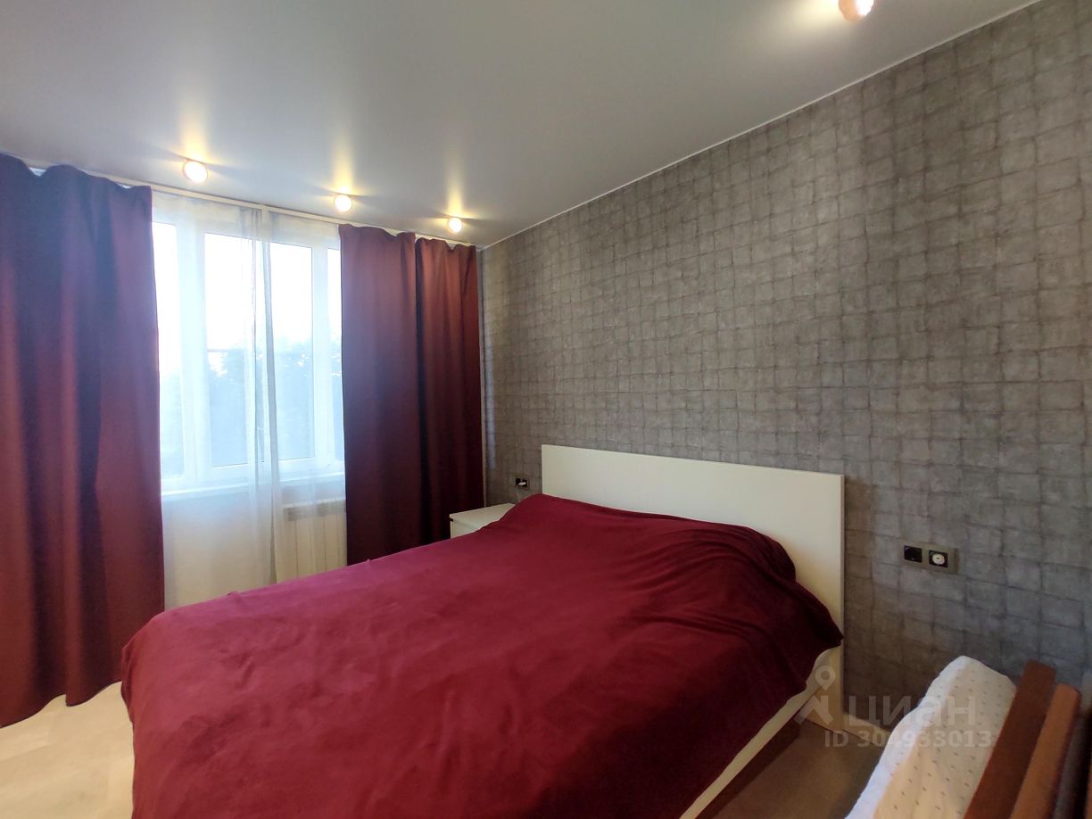 Аренда 2-комн квартиры на вторичном рынке улица Антонова-Овсеенко, 13К1