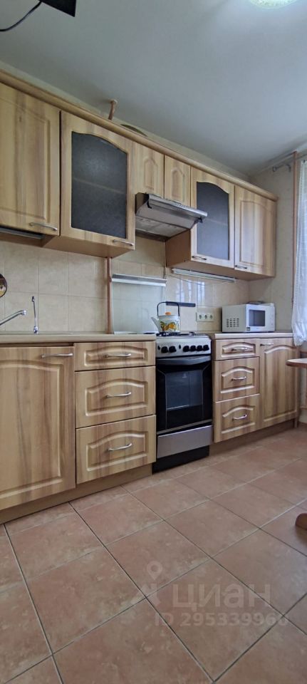 Аренда 1-комн квартиры на вторичном рынке проспект Тореза, 33