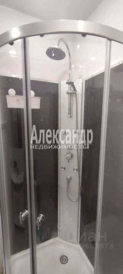 Продажа 3-комн квартиры на вторичном рынке 1-я Советская улица, 12