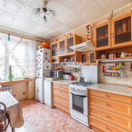 Продажа 1-комн квартиры на вторичном рынке улица Пинегина,  д. 23