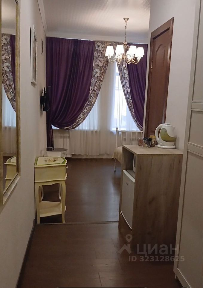 Продажа 4-комн квартиры на вторичном рынке Невский проспект, 156