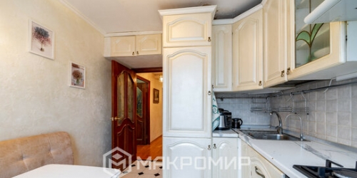 4-комн квартира Тореза пр-кт,  д. 9