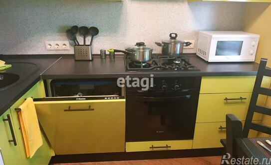 Аренда 3-комн квартиры на вторичном рынке улица Зайцева,  д. 34