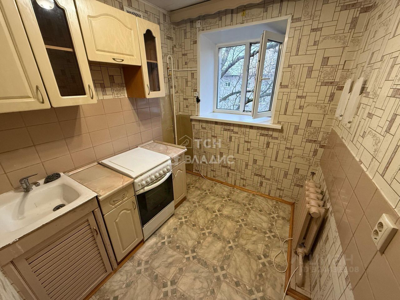 Продажа 1-комн квартиры на вторичном рынке Королев, Первомайская улица,  д. 2