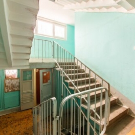 Продажа 3-комн квартиры на вторичном рынке улица Тельмана,  д. 44