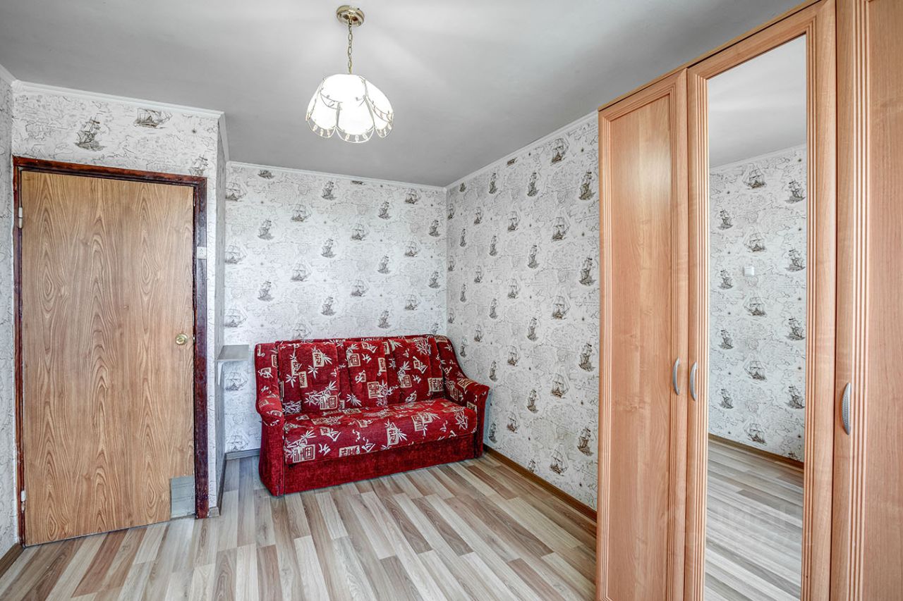 Продажа 2-комн квартиры на вторичном рынке Светлановский проспект, 58К2