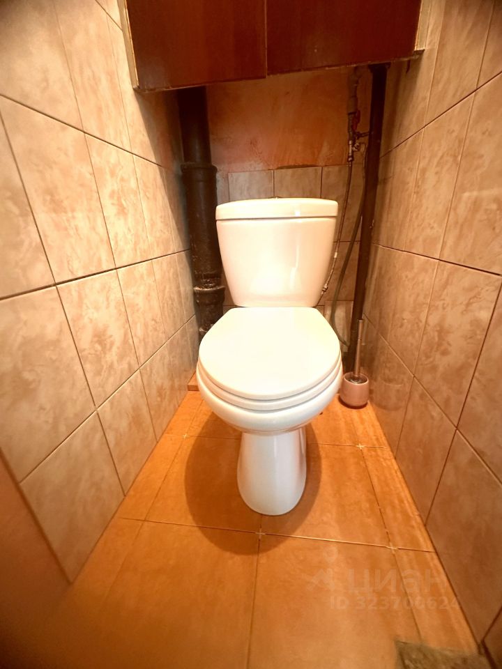 Продажа 2-комн квартиры на вторичном рынке улица Маршала Захарова, 30К1