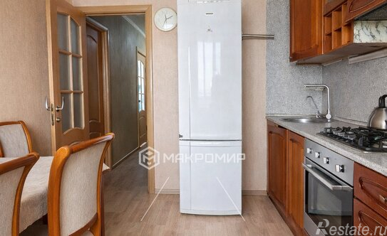 Продажа 3-комн квартиры на вторичном рынке Октябрьская улица,  д. 42