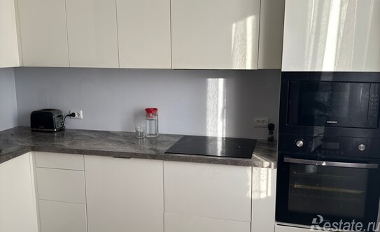 Продажа 4-комн квартиры на вторичном рынке улица Маршала Захарова,  д. 12 к2