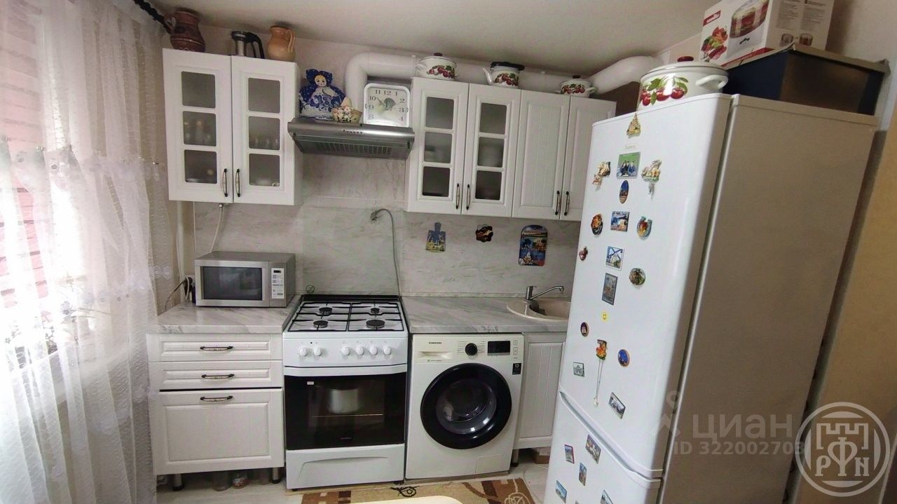 Продажа 1-комн квартиры на вторичном рынке д. Гостилицы, улица Школьная, 7