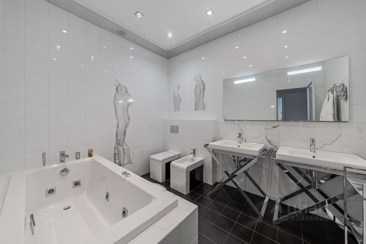 Продажа 3-комн квартиры на вторичном рынке Чапаевский переулок, 3