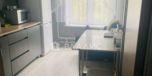 3-комн квартира улица Николая Химушина,  д. 1