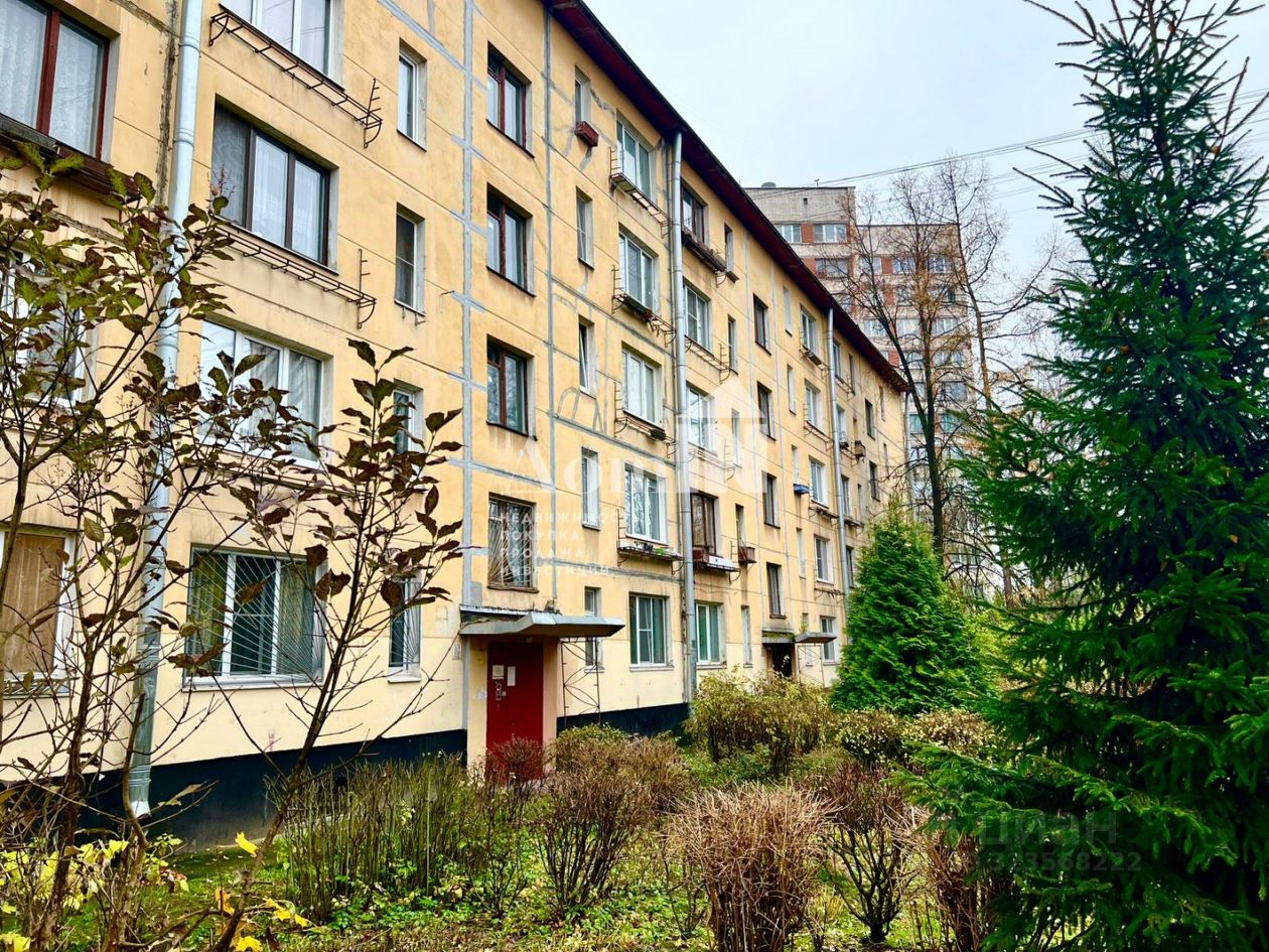 Продажа 3-комн квартиры на вторичном рынке бульвар Новаторов, 34