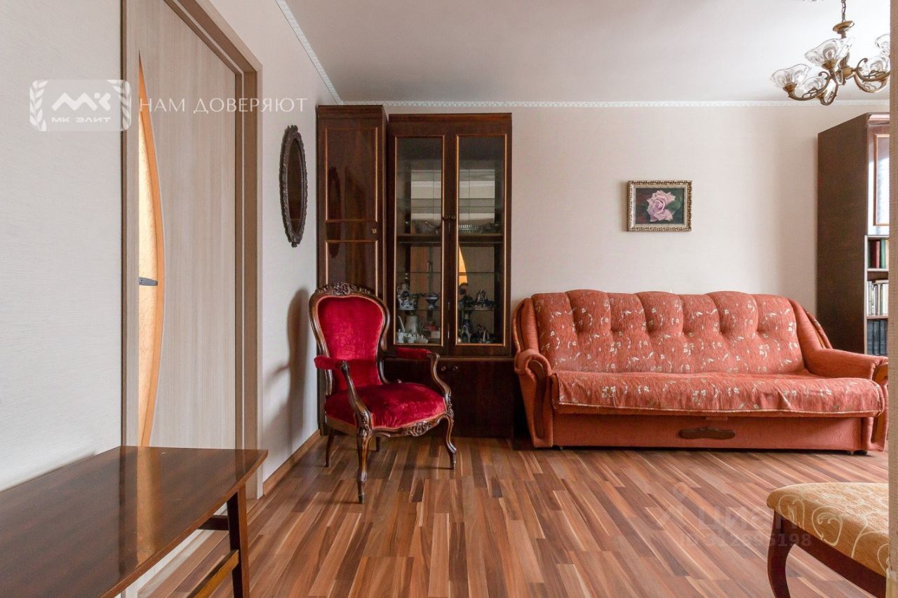 Продажа 4-комн квартиры на вторичном рынке улица Белы Куна, 15к4