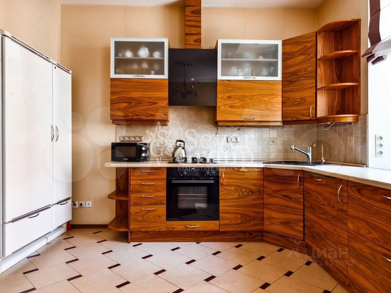 Продажа 3-комн квартиры на вторичном рынке улица Бармалеева, 18