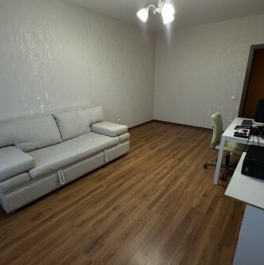 Продажа 2-комн квартиры на вторичном рынке улица Корнея Чуковского,  д. 5 к2