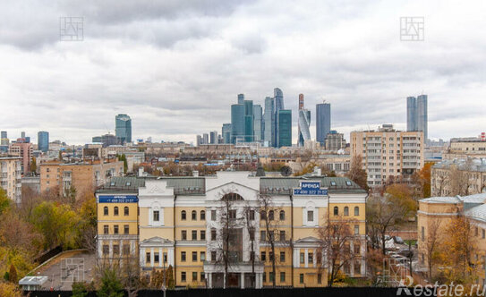 Продажа 4-комн квартиры на вторичном рынке Пироговская Б. ул,  д. 8