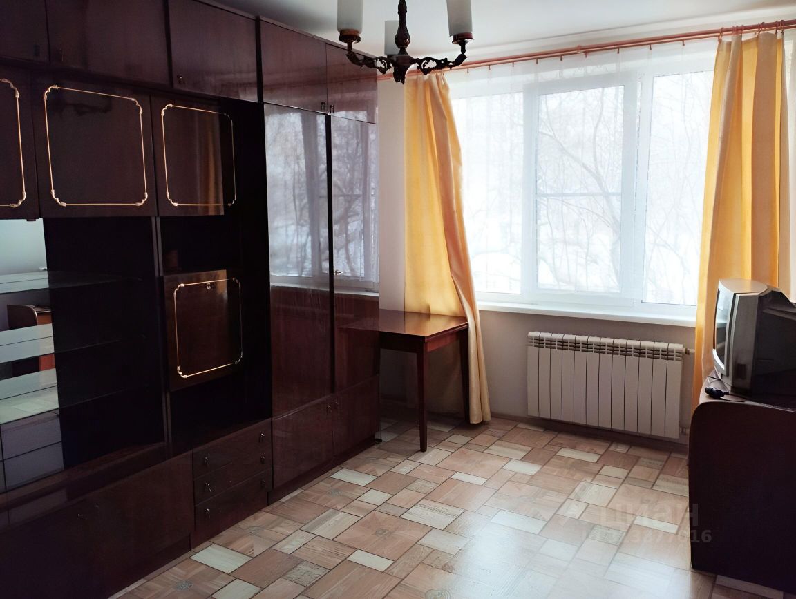 Аренда 2-комн квартиры на вторичном рынке Колпино, Заводской проспект, 4