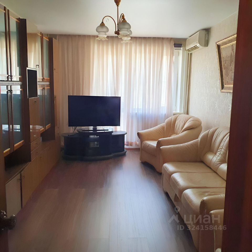 Продажа 3-комн квартиры на вторичном рынке улица Авиаторов, 6