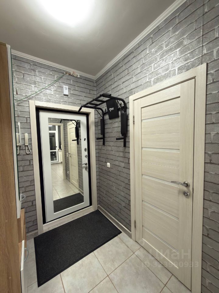 Продажа 1-комн квартиры на вторичном рынке пос. Бугры, бульвар Воронцовский, 11